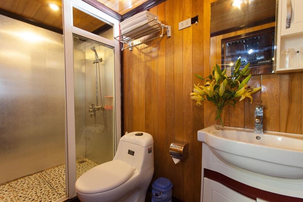 Халонг: Golden Star Cruise