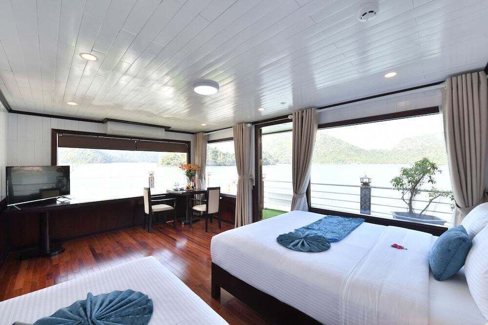 Халонг: Halong Sapphire Cruise