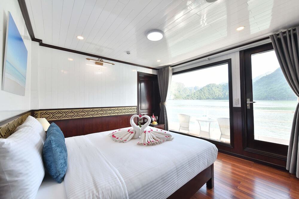 Халонг: Halong Sapphire Cruise