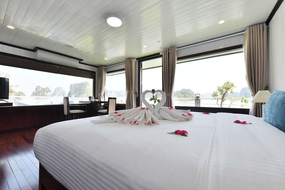 Халонг: Halong Sapphire Cruise