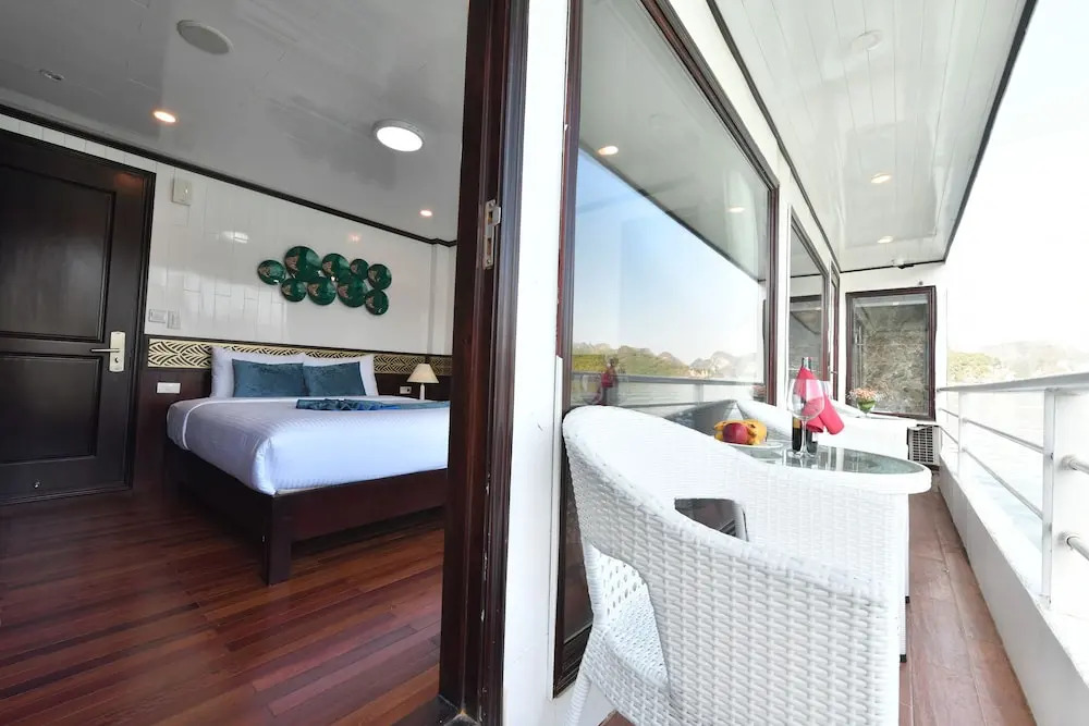 Халонг: Halong Sapphire Cruise