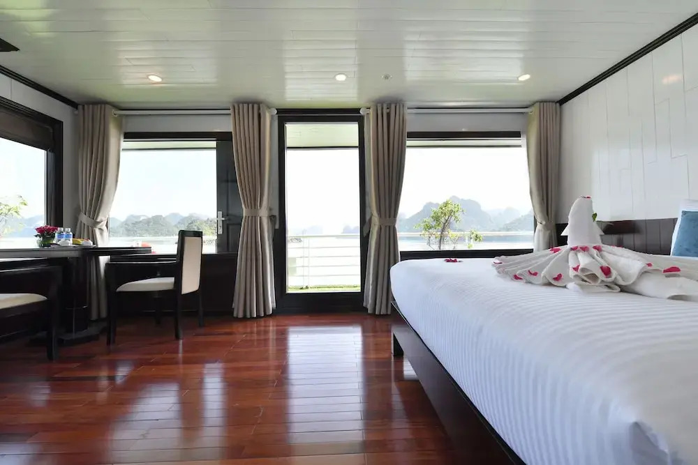 Халонг: Halong Sapphire Cruise