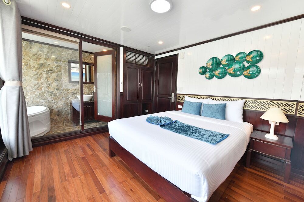 Халонг: Halong Sapphire Cruise