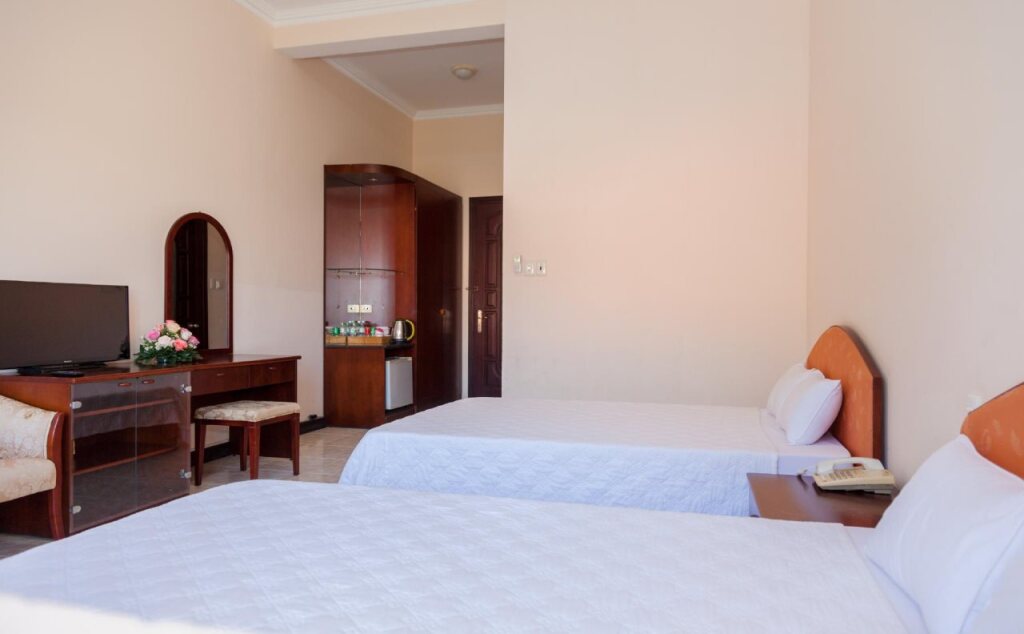 Huong Phong Hotel — фото 2
