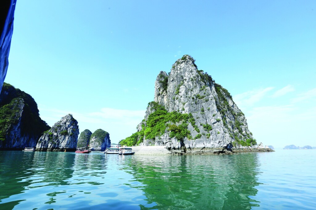 Ханой: Calypso Cruises