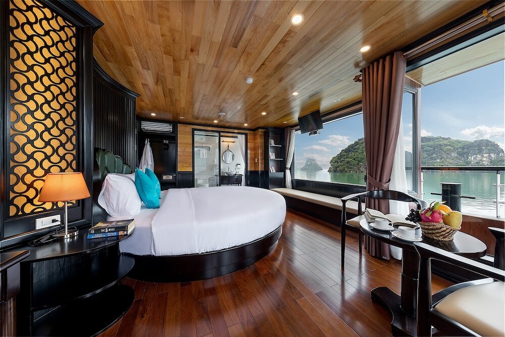 Халонг: Halong Serenity Cruise