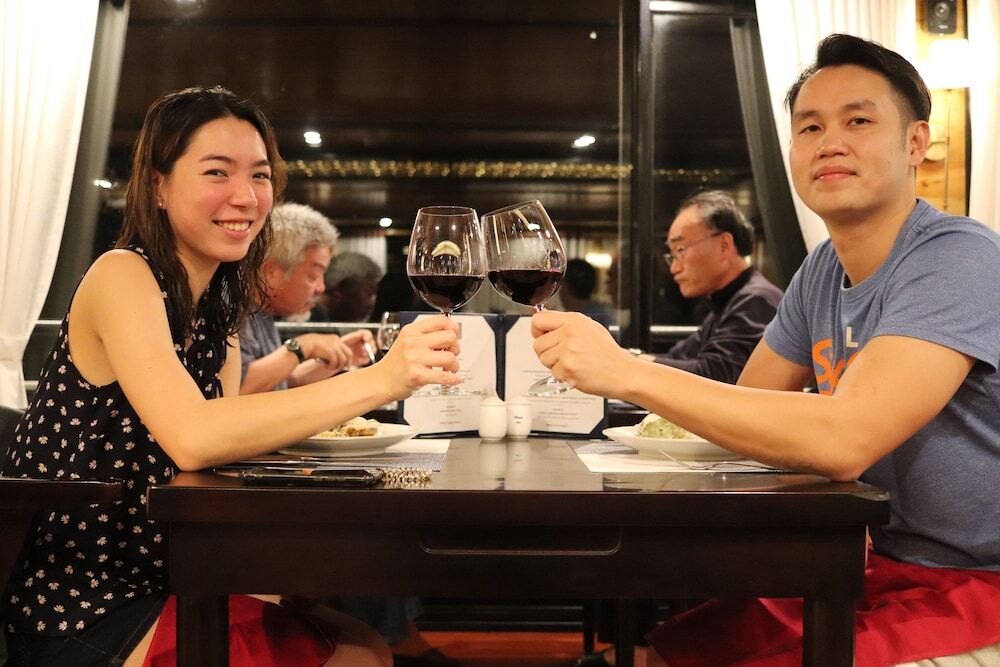 Халонг: Halong Serenity Cruise