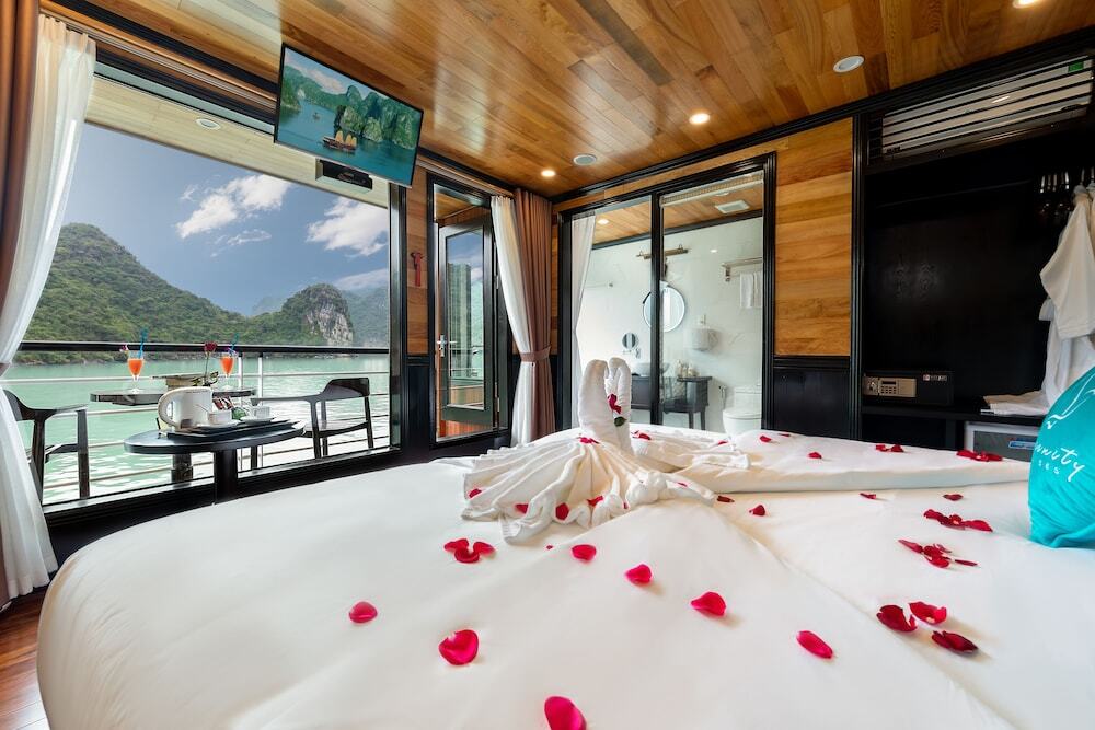 Халонг: Halong Serenity Cruise