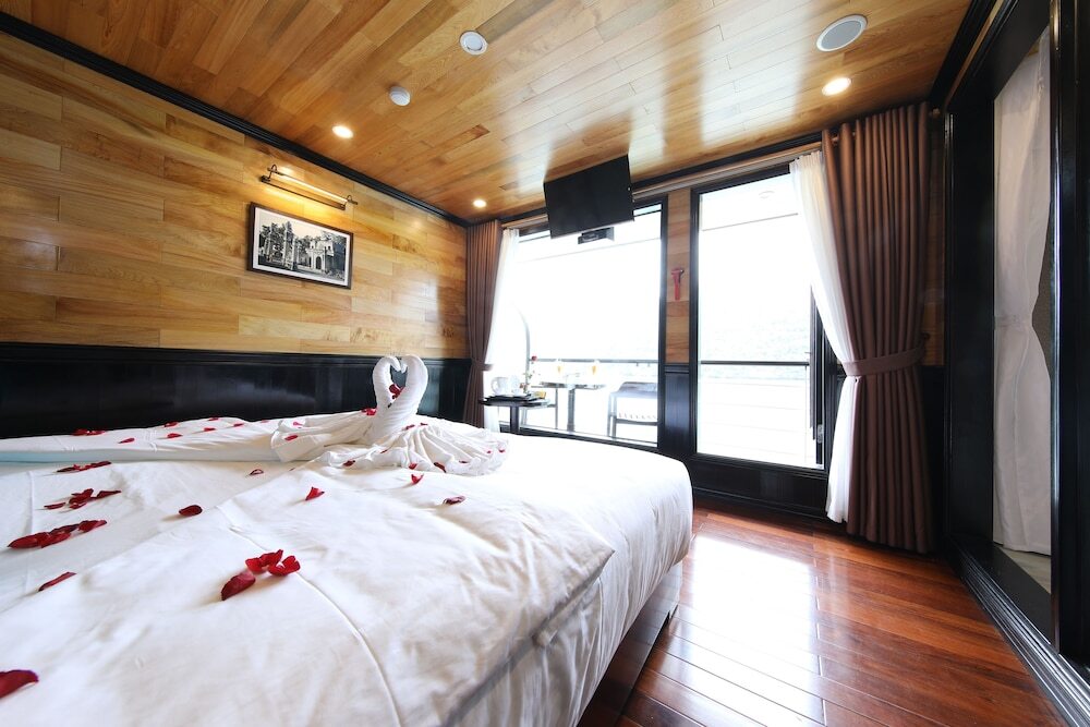 Халонг: Halong Serenity Cruise