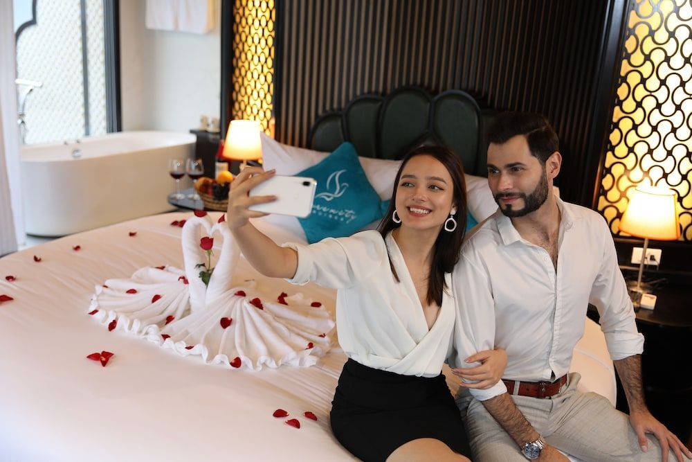 Халонг: Halong Serenity Cruise