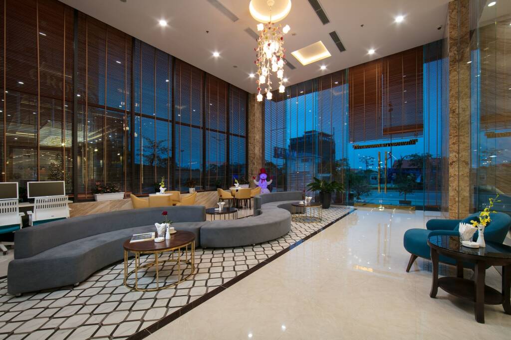 Халонг: Ha Long Marina Hotel