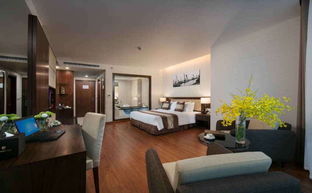 Халонг: Ha Long Marina Hotel