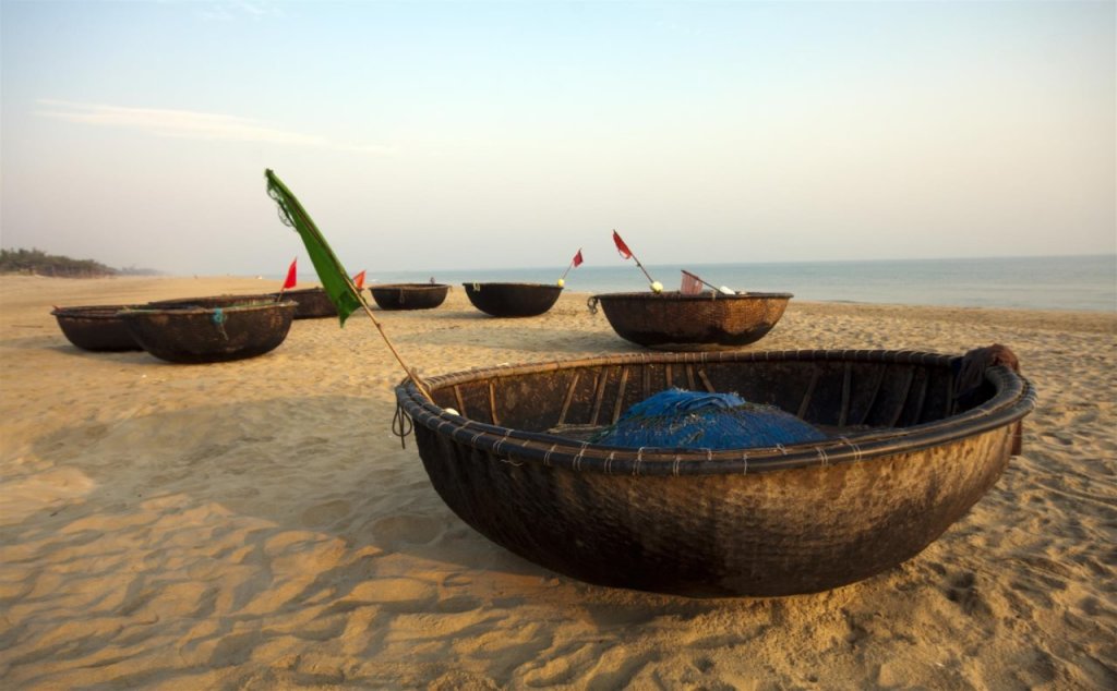 Хойан: Threeway Riverside Villa