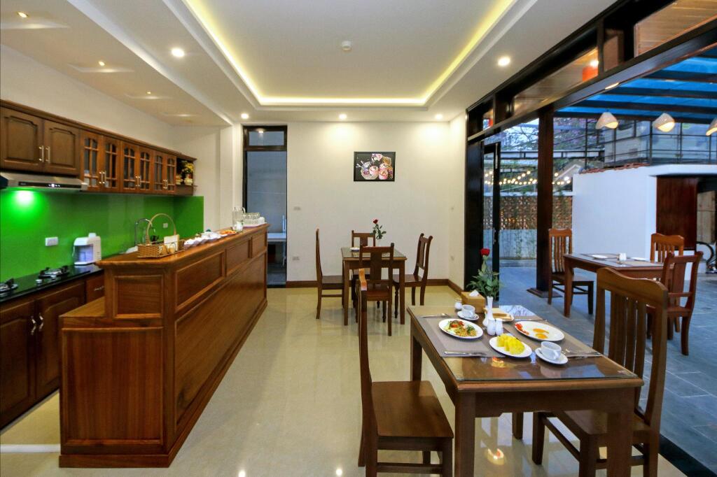 Хойан: Threeway Riverside Villa