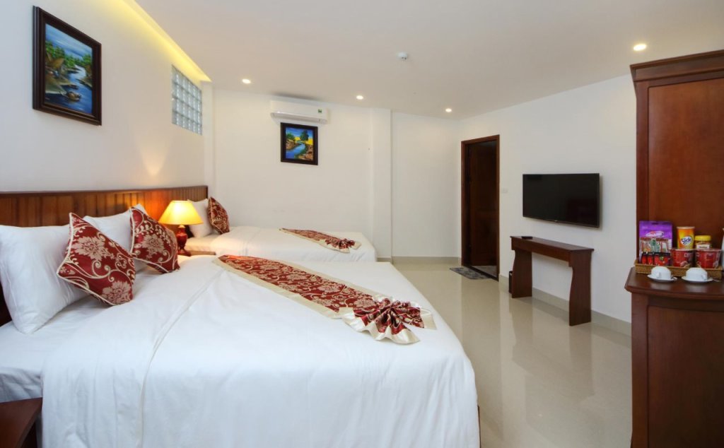 Хойан: Threeway Riverside Villa