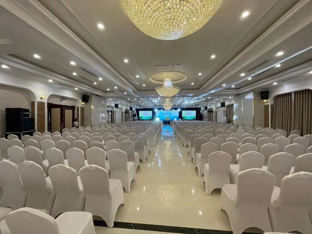 Хатинь: Ngan Ha Hotel