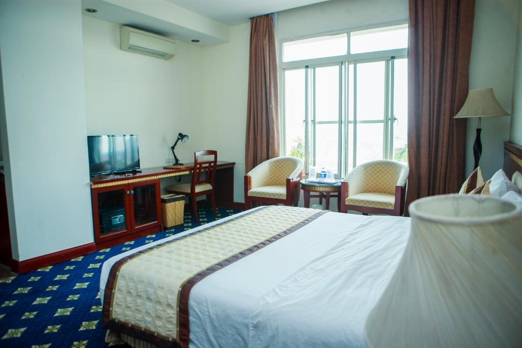 Хатинь: Ngan Ha Hotel