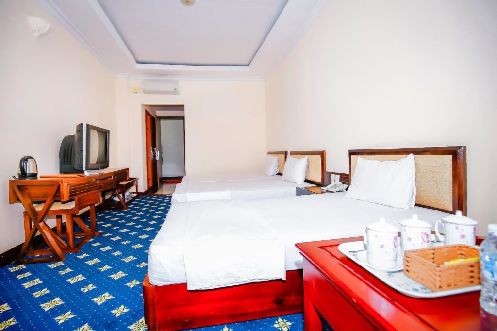 Хатинь: Ngan Ha Hotel