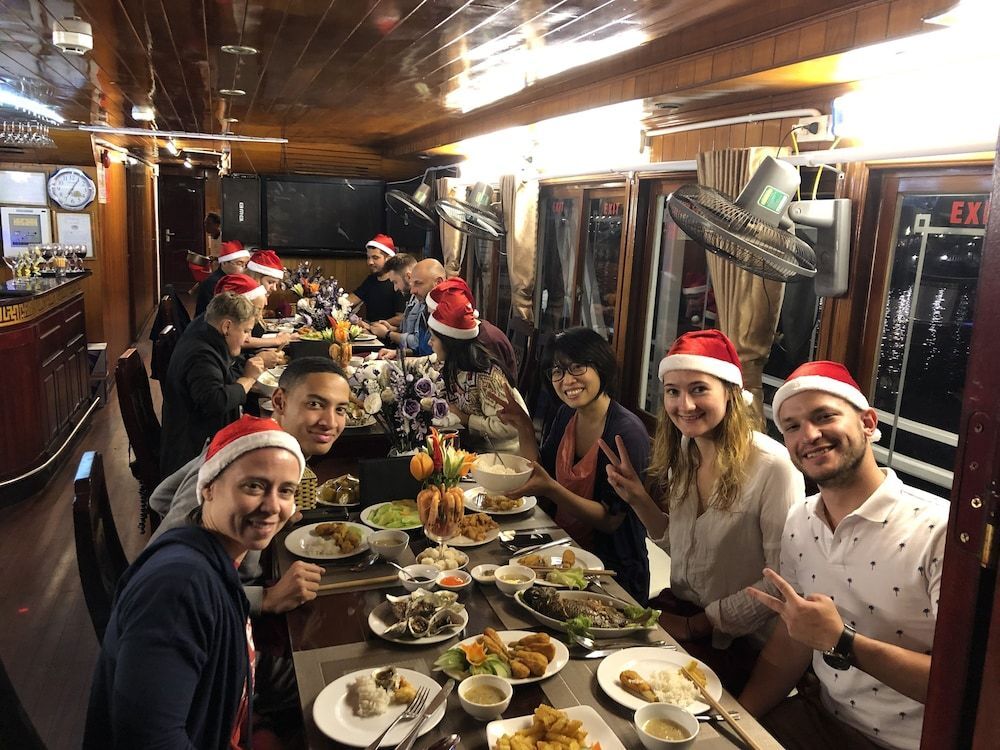 Халонг: Cozy Bay Classic Cruise