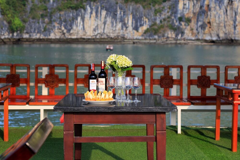 Халонг: Cozy Bay Classic Cruise