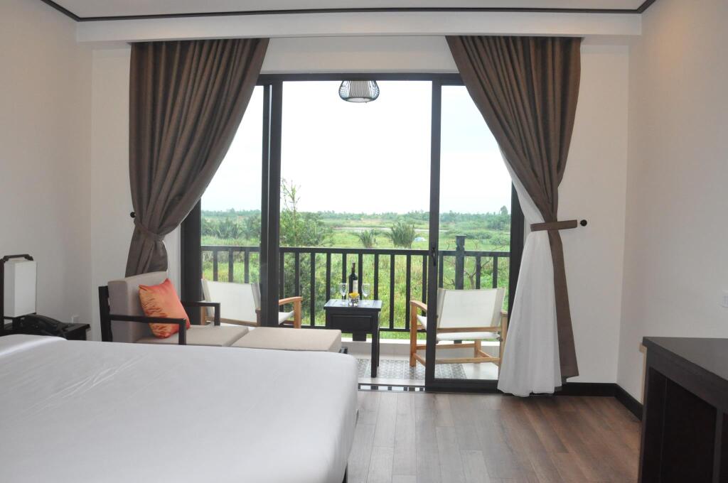 Хойан: The Quin Riverside Villa