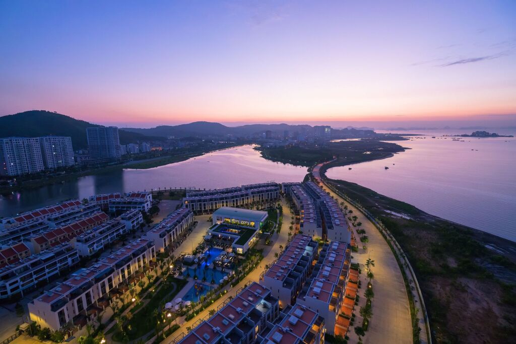 Халонг: Royal Lotus Ha Long Resort and Villas