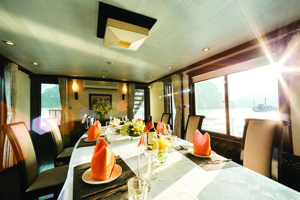 Халонг: Gray Line Private Luxury Cruise