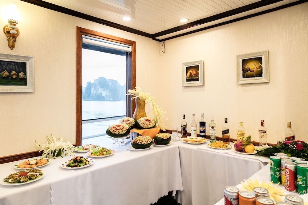 Халонг: Gray Line Private Luxury Cruise