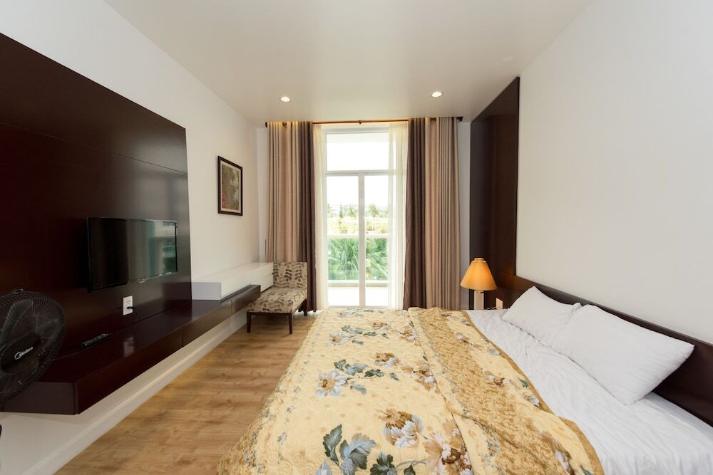 Garden view Apartment - 2 mins to beach — фото 1