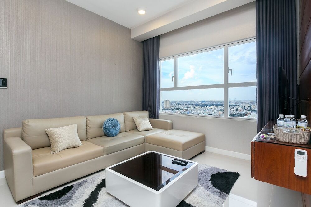Хошимин: Sunrise City 2BR Luxury SWPool 30th