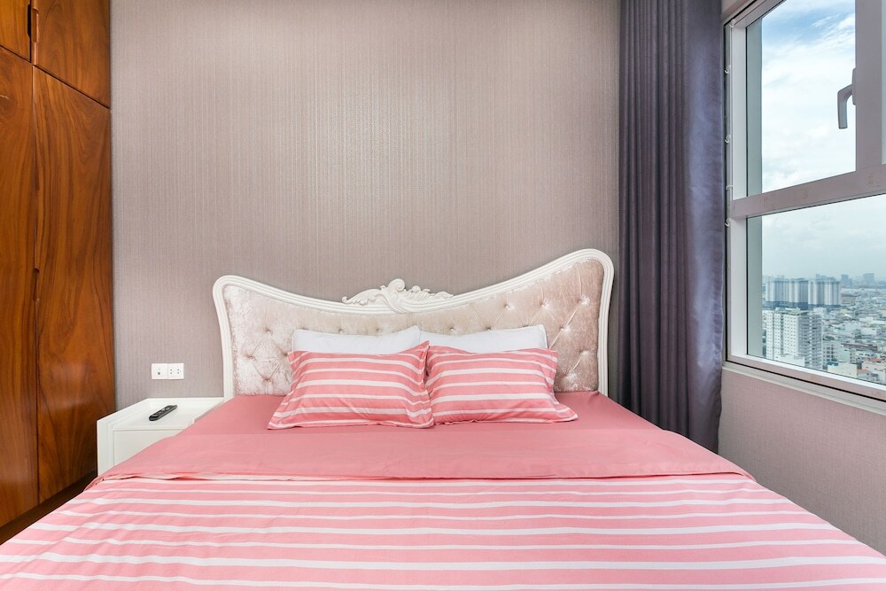 Хошимин: Sunrise City 2BR Luxury SWPool 30th