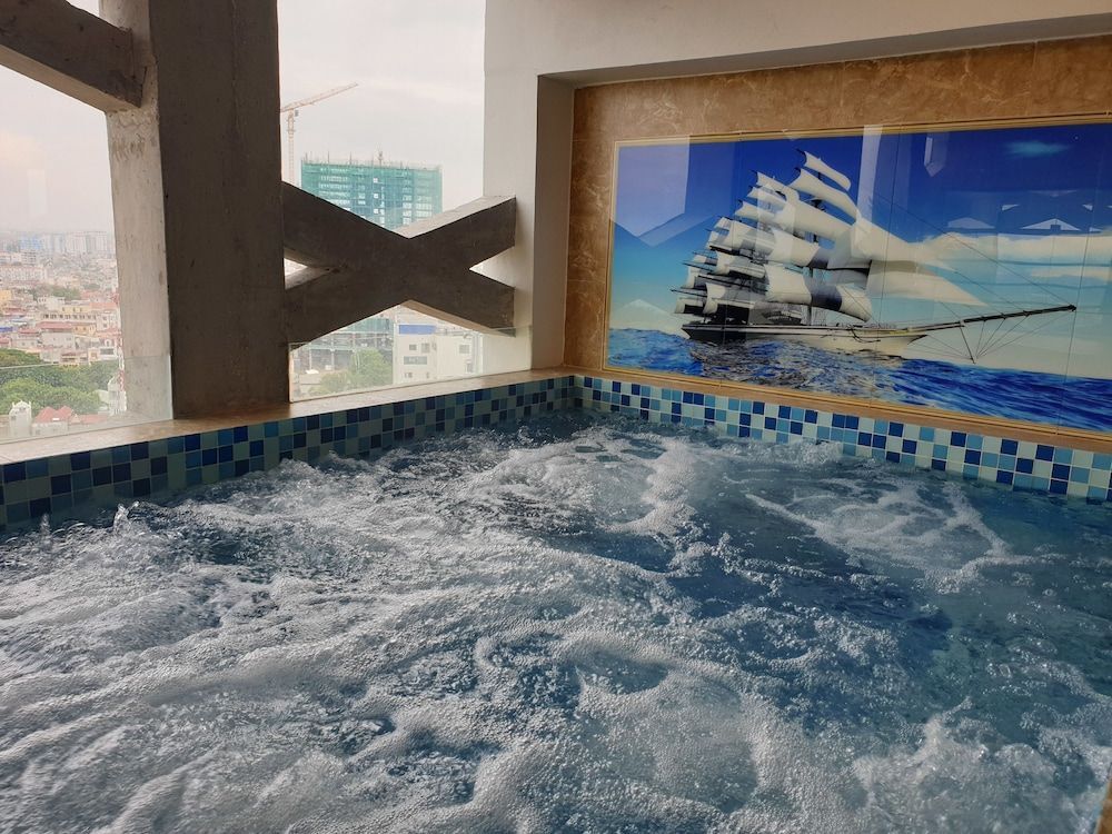 Хайфон: Imperial Boat
