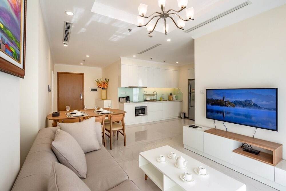 Хошимин: High-floor River-view Apartment