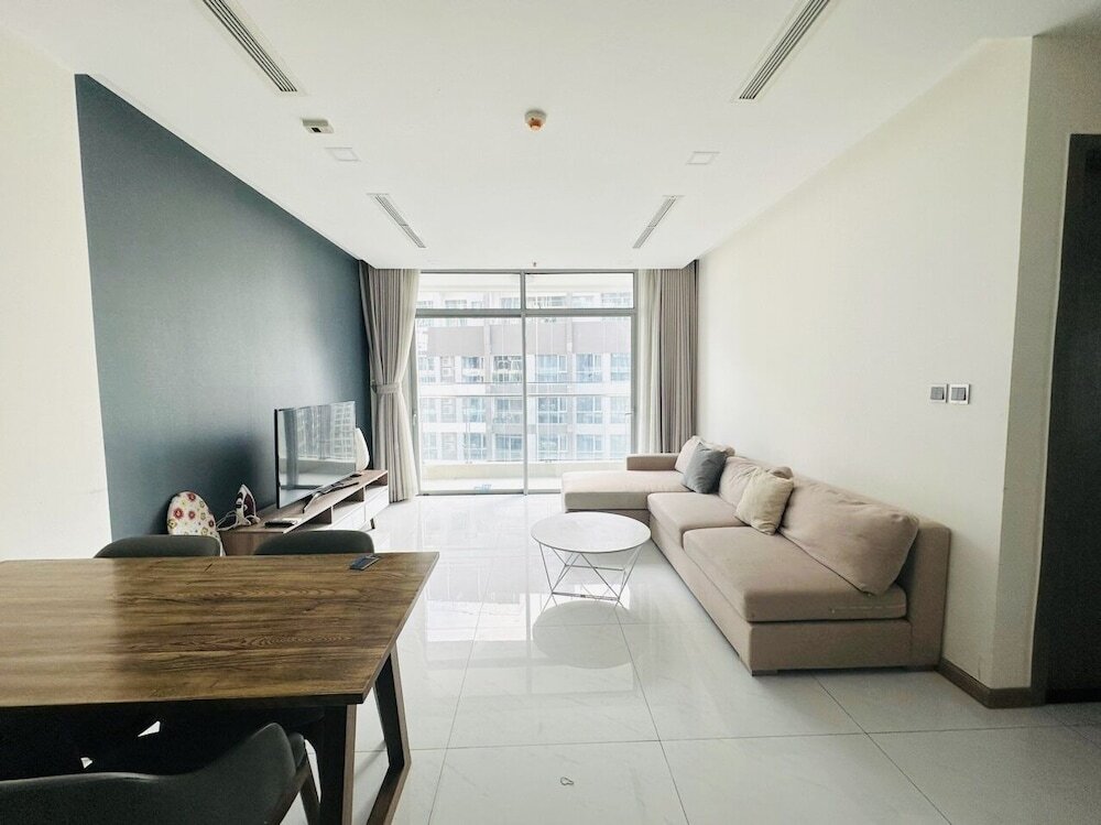 Хошимин: High-floor River-view Apartment