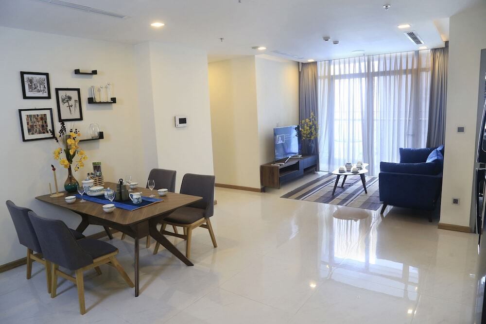 Хошимин: High-floor River-view Apartment