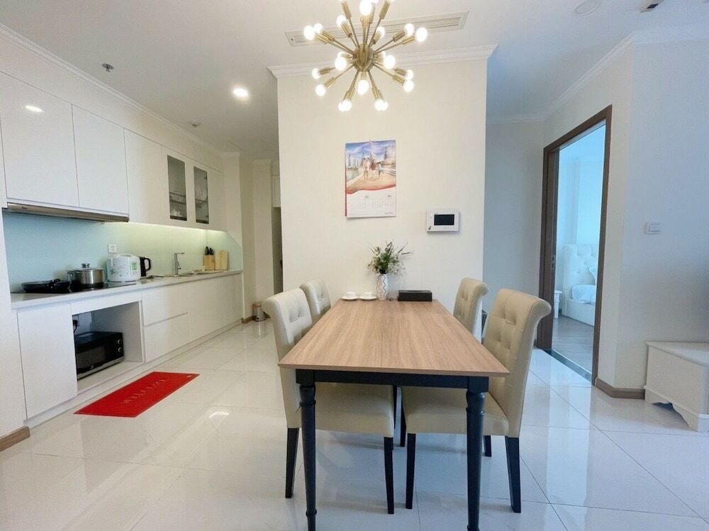 Хошимин: High-floor River-view Apartment
