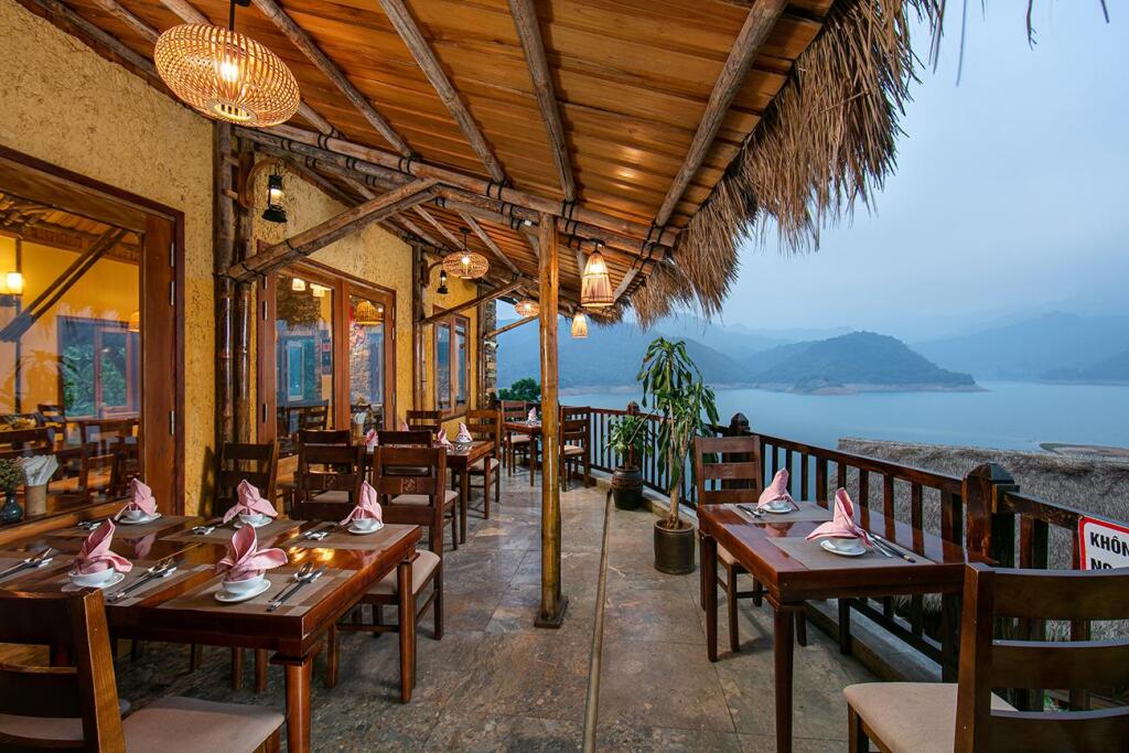 Маи-Чау: Mai Chau Hideaway Lake Resort