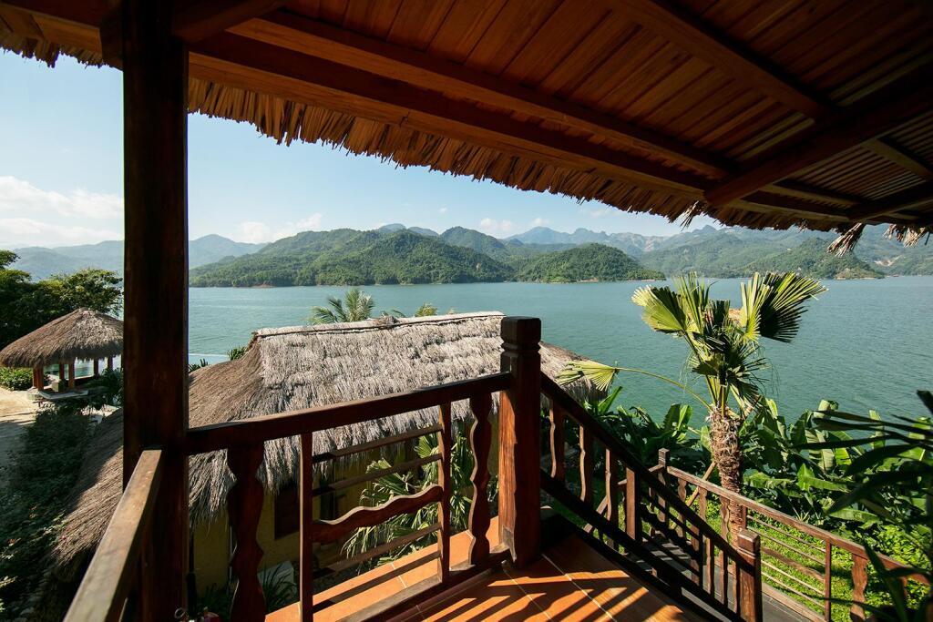 Маи-Чау: Mai Chau Hideaway Lake Resort
