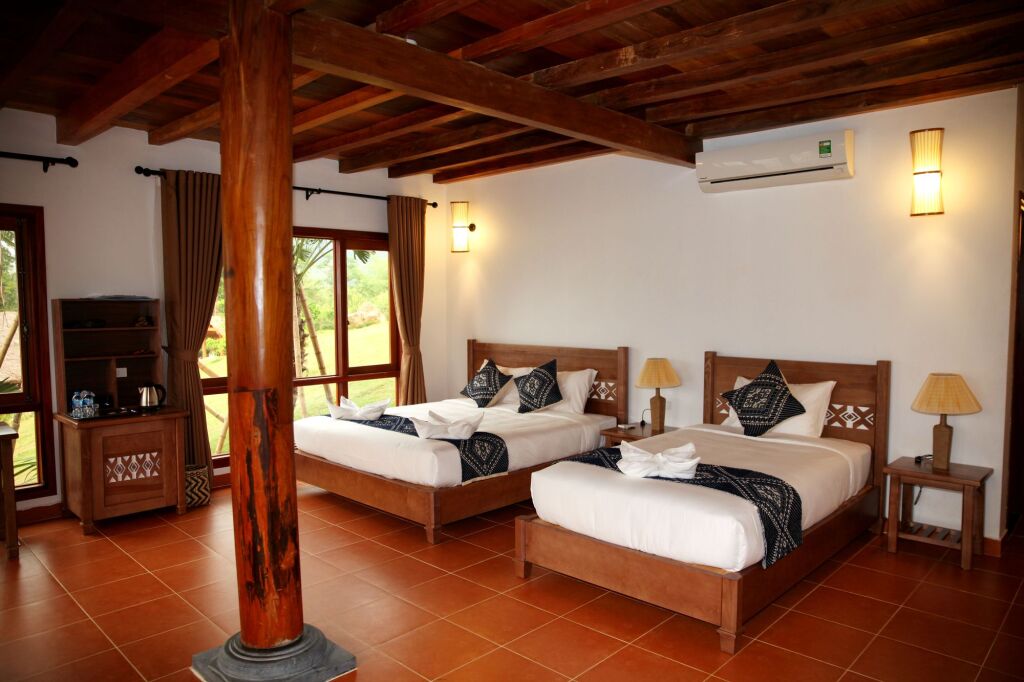 Маи-Чау: Mai Chau Hideaway Lake Resort