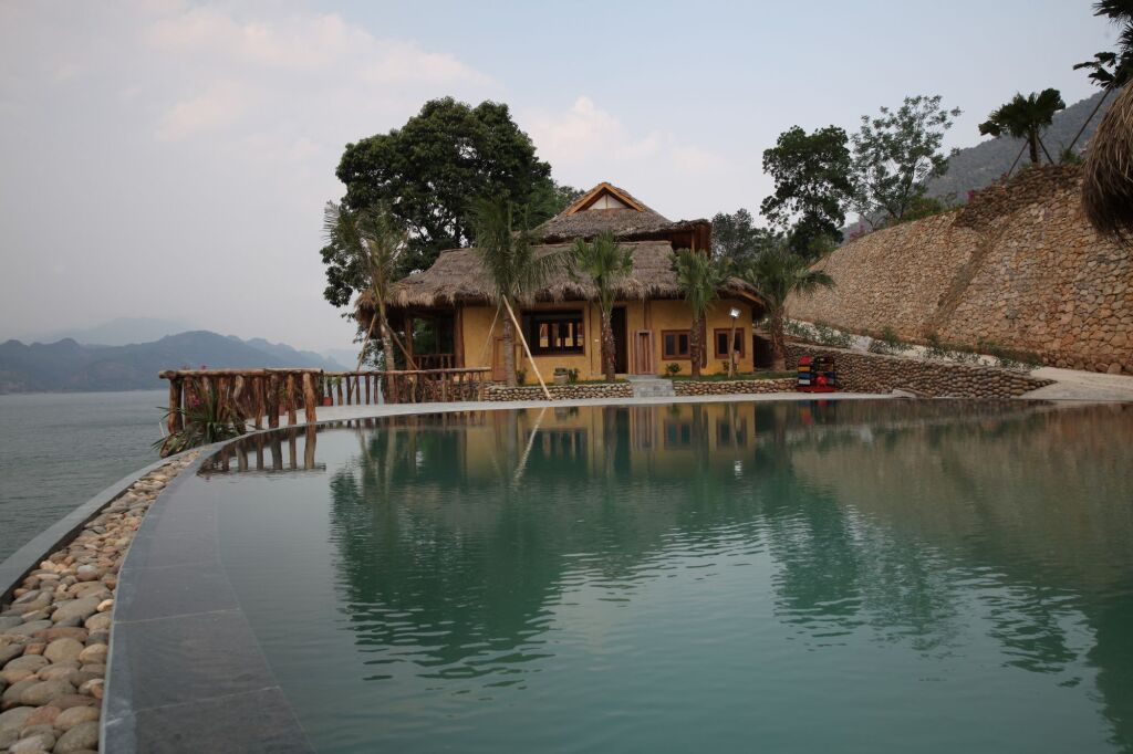 Маи-Чау: Mai Chau Hideaway Lake Resort