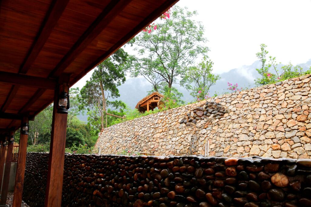 Маи-Чау: Mai Chau Hideaway Lake Resort