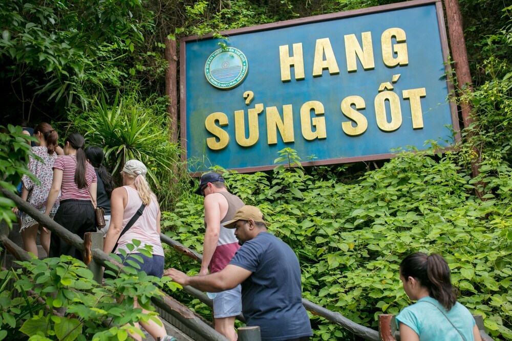 Халонг: Halong Majestic Legend Cruise