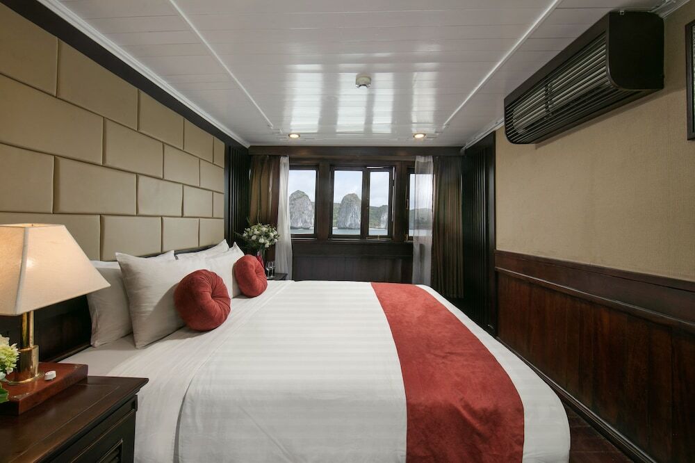 Халонг: Halong Majestic Legend Cruise