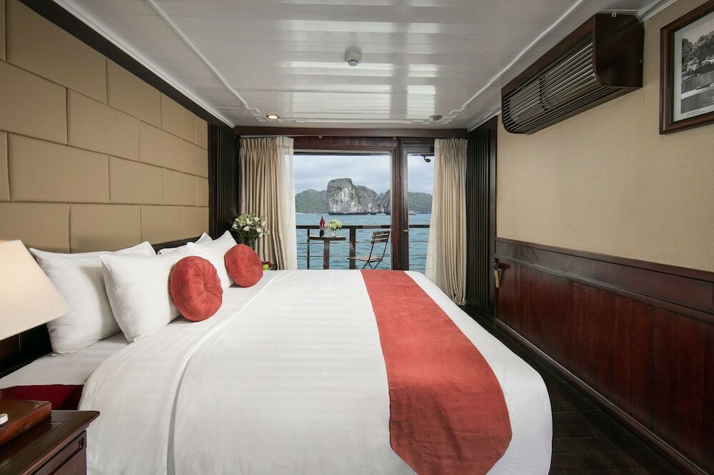 Халонг: Halong Majestic Legend Cruise