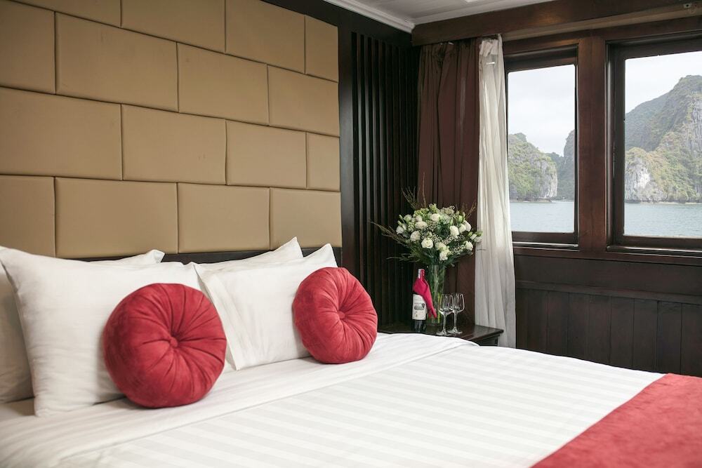 Халонг: Halong Majestic Legend Cruise