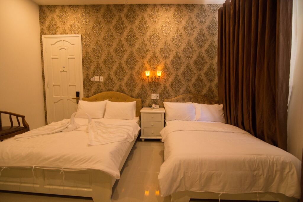 Туй-Хоа: Royal Hotel