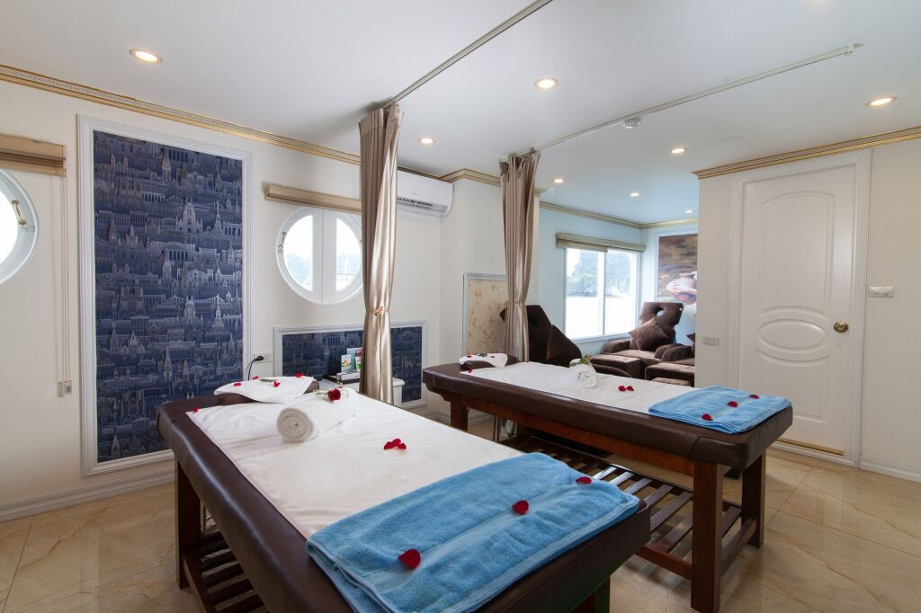 Халонг: Ancora Cruises