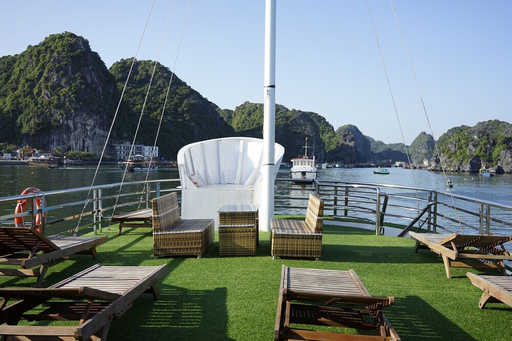 Хайфон: Cat Ba Sisters Legend Cruise