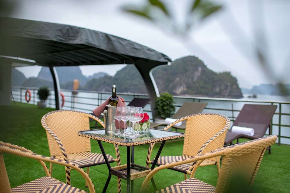 Халонг: Harmony Boutique Cruises