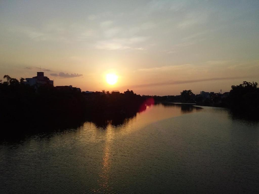 Хюэ: Nam Phuong Riverside Villa